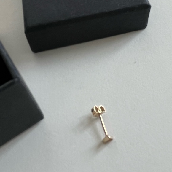 Cat ear stud earring - Picture 2 of 3